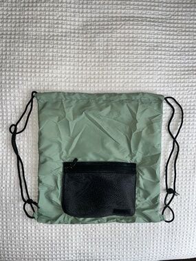 LNWOT Caraa Drawstring Cinch Bag Backpack Green Packable Travel Pouch Zipper